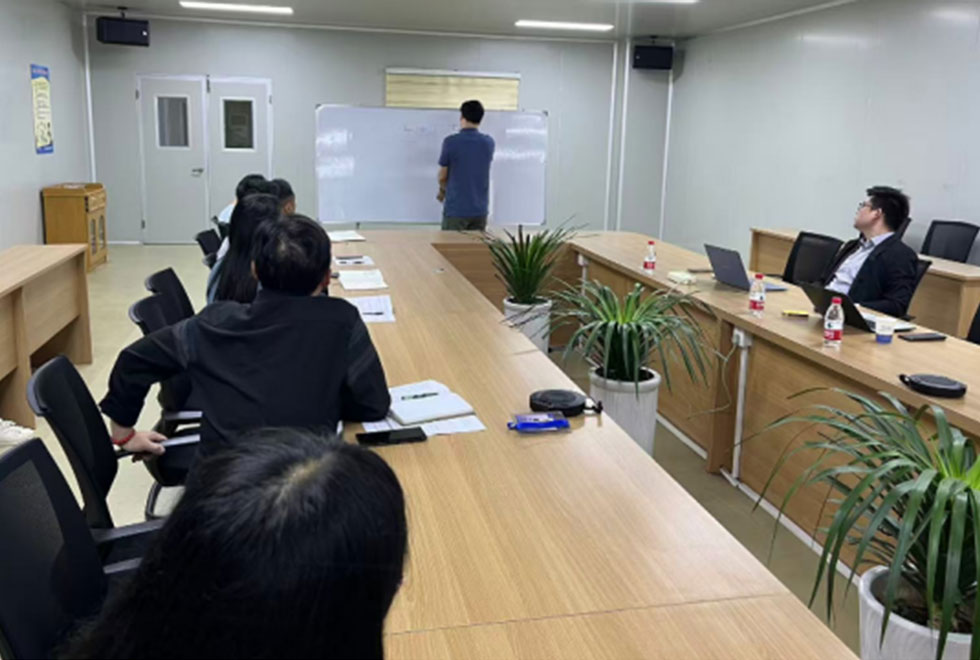 Equipe de especialistas da Intertek visita a Tiankang Medical para orientar a certificação MDR CE, apoiando o desenvolvimento do sistema de qualidade internacional
